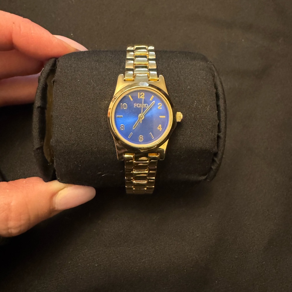 Vintage Gold-Tone Watch with Blue Dial